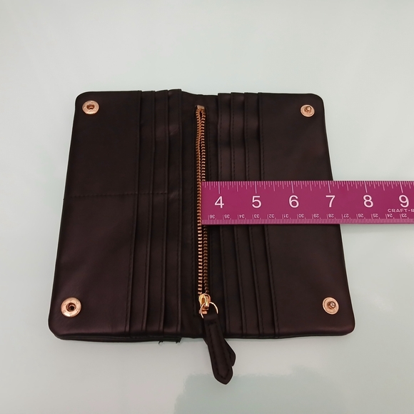 Black Leather Wallet with Decorative Stitching - Picture 7 of 8